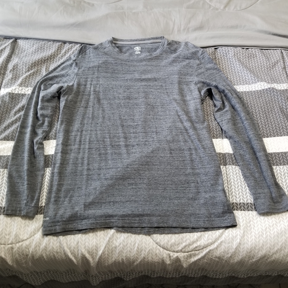 Athletic Works Gray Long Sleeve T-Shirt